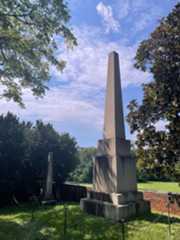 Larger memorial image loading...