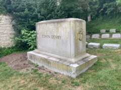 Larger memorial image loading...