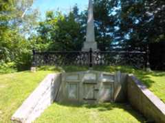 Larger memorial image loading...