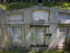 Larger memorial image loading...