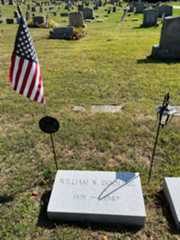 Larger memorial image loading...