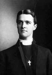 Larger memorial image loading...