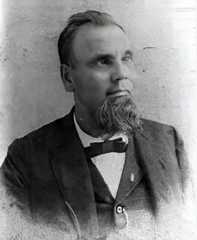 Larger memorial image loading...