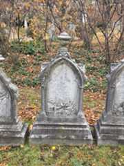 Larger memorial image loading...