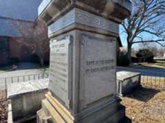 Larger memorial image loading...