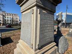 Larger memorial image loading...