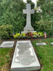 Larger memorial image loading...