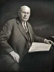 Larger memorial image loading...