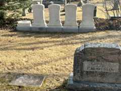 Larger memorial image loading...