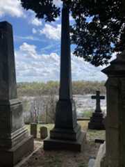 Larger memorial image loading...