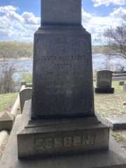 Larger memorial image loading...