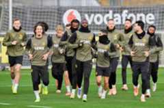 곧 있을 챔피언스 리그 개막전, 훈련에 임하는 선수들