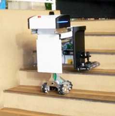 「スパリゾートハワイアンズ」で実証、階段昇降ロボットの性能