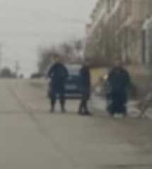 被拍下疑似正戒備的黑衣人。&nbsp;&nbsp;&nbsp;圖：取自「X」@whyyoutouzhele