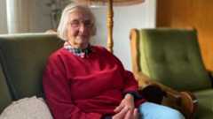 Post-Ärger: 88-Jährige in Sorge nach verschwundenen Überweisungsscheinen der Postbank Ina Tuckermann, Waabs, Ärger Postbank.