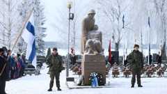 Itsenäisyyspäivän juhlaperinnettä uudistetaan Sastamalassa. Tyrvään kirkossa on kuitenkin perinteiseen tapaan jumalanpalvelus ja seppeleenlasku. Tämä kuva on itsenäisyyspäivältä 2021.
