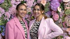 Bloom Decon toimitusjohtaja Johanna Mantila ja taiteellinen johtaja Edith Mantila kertovat, että yhteinen yritys on vahvistanut sisaruussuhdetta.