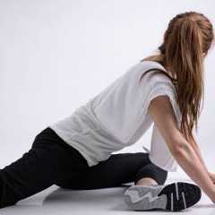 【股関節ほぐしはお尻からが正解】！ガチガチ股関節に効く！深部まで届くお尻ストレッチ