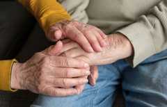 Après près de 70 ans de mariage, deux retraités meurent le même jour