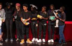 Une prof de Guyane se démène pour offrir un aller-retour à ses élèves lauréats des Petits Molières