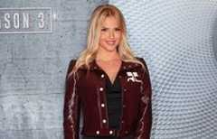 Kelly Vedovelli annonce être enceinte de son premier enfant