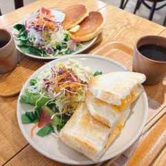 岡山市東区【＋1(プラスいち)】玉子サンドと米粉パンケーキが美味しいカフェモーニング！
