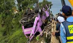 Thirteen Die in Kampong Thom Bus Crash