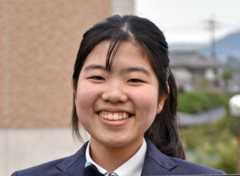 「中学生の税についての作文」で国税庁長官賞に輝いた重永樹里さん＝薩摩川内市のれいめい中学校