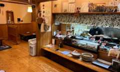 連日多くの地元客で賑わう店