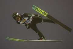 4位に入った二階堂蓮の飛躍＝クリンゲンタール（ロイター＝共同）