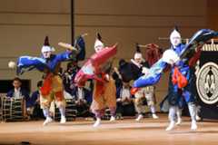 平倉神楽の三番叟を力強く舞う遠野東中の生徒