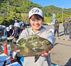 １匹だけ釣れたグレ＝６日、南大隅町佐多馬籠