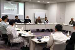 今後の取り組みについて話し合う委員=阿南市商工業振興センター