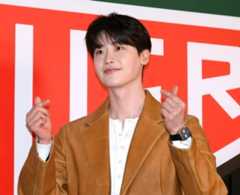 이종석, 귀공자의 화려한 외출...러블리한 하트[TEN포토+]