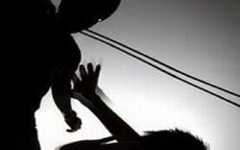 Pemuda di Kuningan Bacok Teman Pakai Celurit, Emosi Pacarnya Dilecehkan<