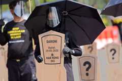 Weekly gallery: The fight continues