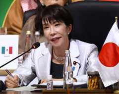 「なんでこんなバカが国のトップなの？」カリスマ的な人気を誇るアーティスト　高市首相の“洋服選び”投稿に怒り爆発