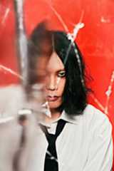 米津玄師「IRIS OUT」Billboard世界チャート「Global 200」5位に 日本語楽曲の史上最高順位