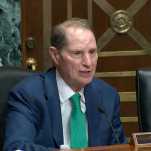 Sen. Ron Wyden Is Making Productive Threats to Trump’s Collaborators