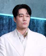 소지섭, 때리다가 다 끝났다…멋부린 '광장', 180cm 훈남들 비주얼이 더 유잼[TEN스타필드]