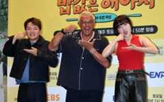 "방송국 돈으로 희희낙락 NO" 추성훈, 노동으로 승부 걸었다…여행 예능 홍수 속 통할까 [TEN스타필드]