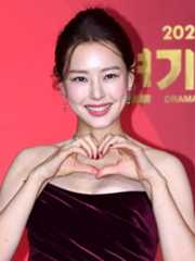 이하늬 연기가 아깝다…노출 은유적인데 메시지가 노골적, 균형 잃은 '애마' [TEN스타필드]