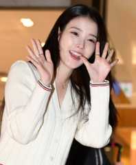 아이유, 달콤한 눈빛...매력으로 빈틈없는 미모 