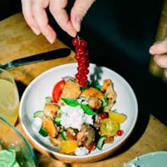 Panzanella: Italienischer Brotsalat mit Linsen