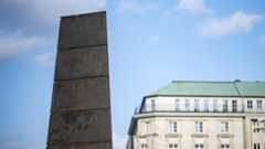 Kunst in Hamburg: Huch, was steht denn da? Kein Schornstein, sondern die Skulptur eines der wichtigsten zeitgenössischen Künstler: "Gesellschaftsspiegel" (2020) von Ólafur Elíasson.