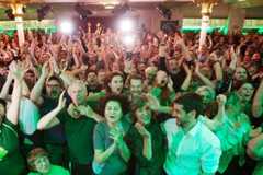 Nationalratswahl in Österreich: Supporters of the Green Party celebrate during the announcement of exit polls during the party's electoral evening in Vienna, Austria, on September 29, 2019.
