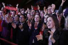 Bürgerschaftswahl: Party members react during the electoral evening of Germany's Social Democratic Party (SPD) in Hamburg, northern Germany, on March 2, 2025 on the day of the city's state elections for a new parliament. (Photo by Gregor Fischer / AFP) (Photo by GREGOR FISCHER/AFP via Getty Images)