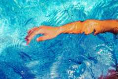 Ertrinken: Was tun, wenn jemand zu ertrinken droht?