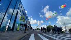 Гигантская робот-пчела и инвестиционная демография: чем удивляют стенды регионов Приволжья на ПМЭФ-2025