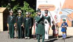 Мечи, луки и мундиры: в Нижнем Новгороде прошел праздник для любителей истории